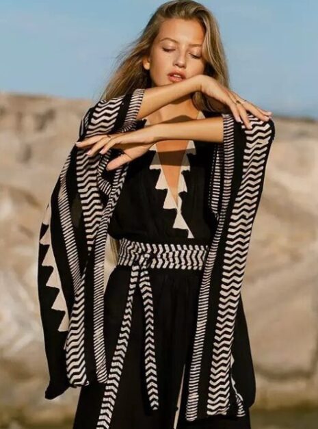 Black Kimono (2) Black Kimono (2)