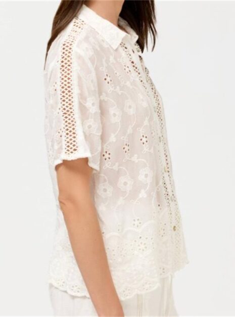 White Blouse (2) White Blouse (2)