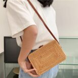 Sac-a-main-rectangulaire-en-rotin-pour-femmes2