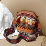 sac boheme tissu pompon 3
